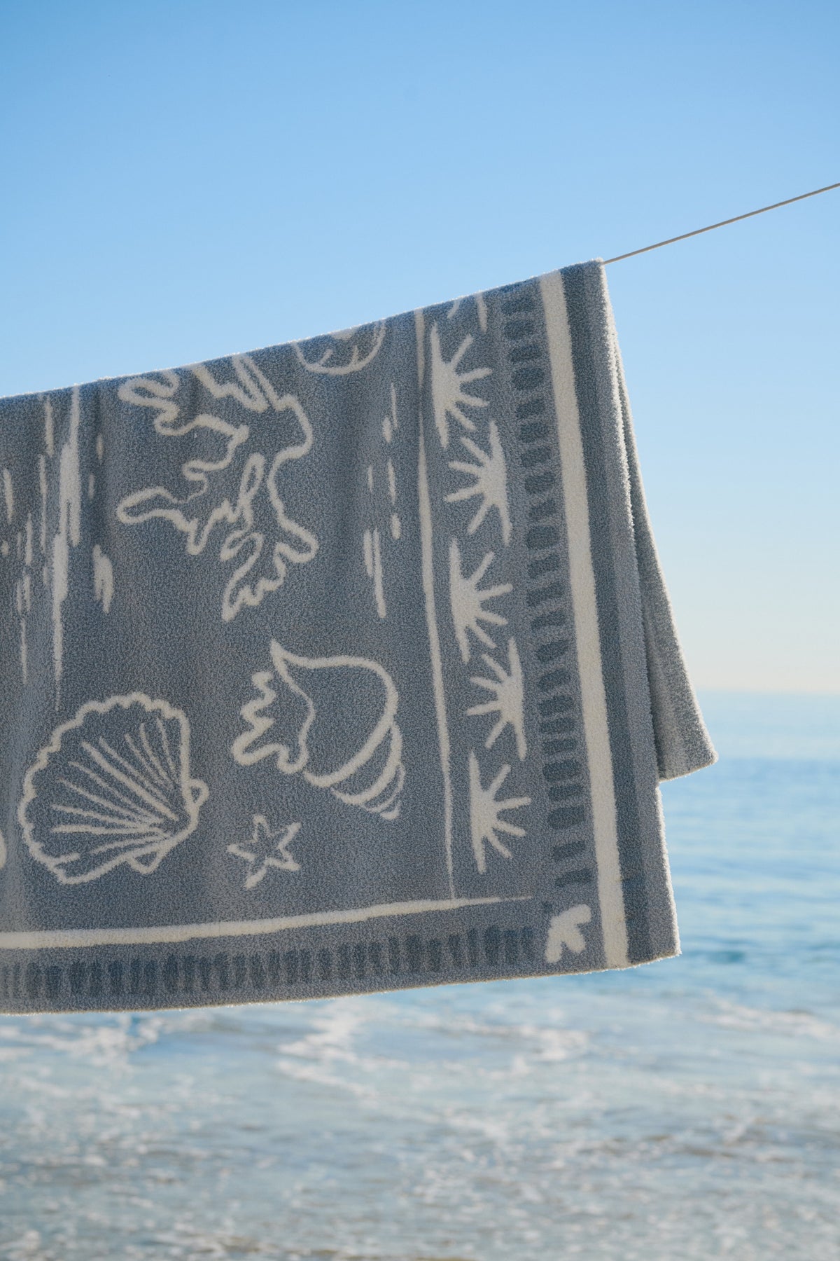 CozyChic® Le Soleil Throw