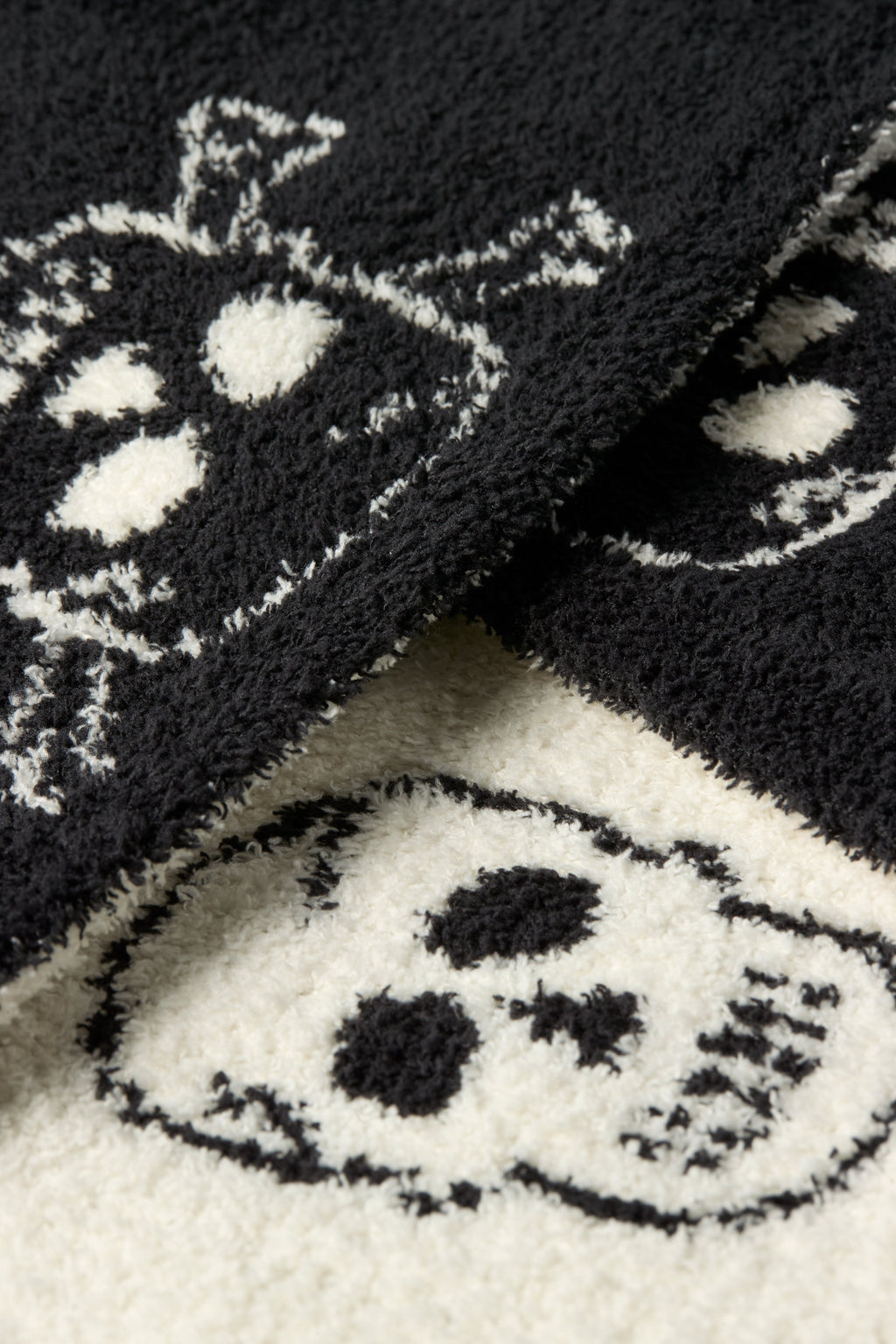 CozyChic® Skull Throw