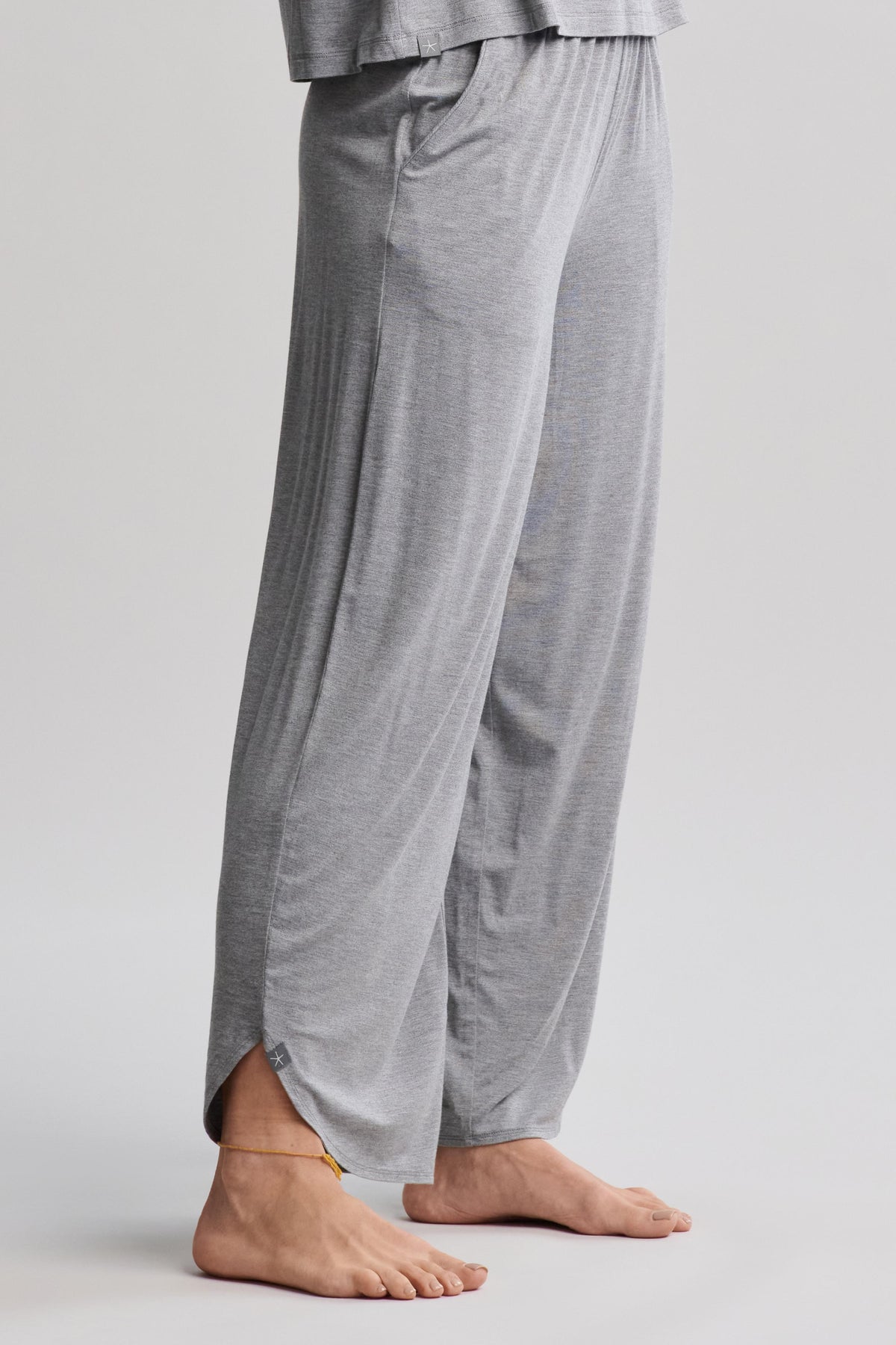 Ultra Soft Jersey Curved Hem Cropped Pant