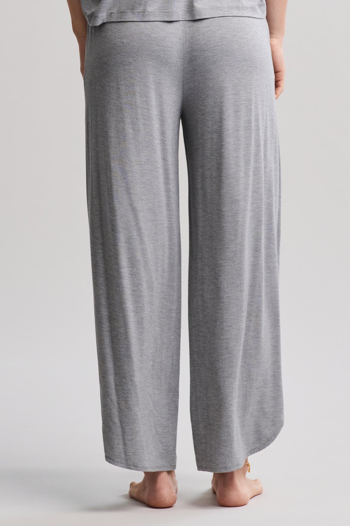 Ultra Soft Jersey Curved Hem Cropped Pant