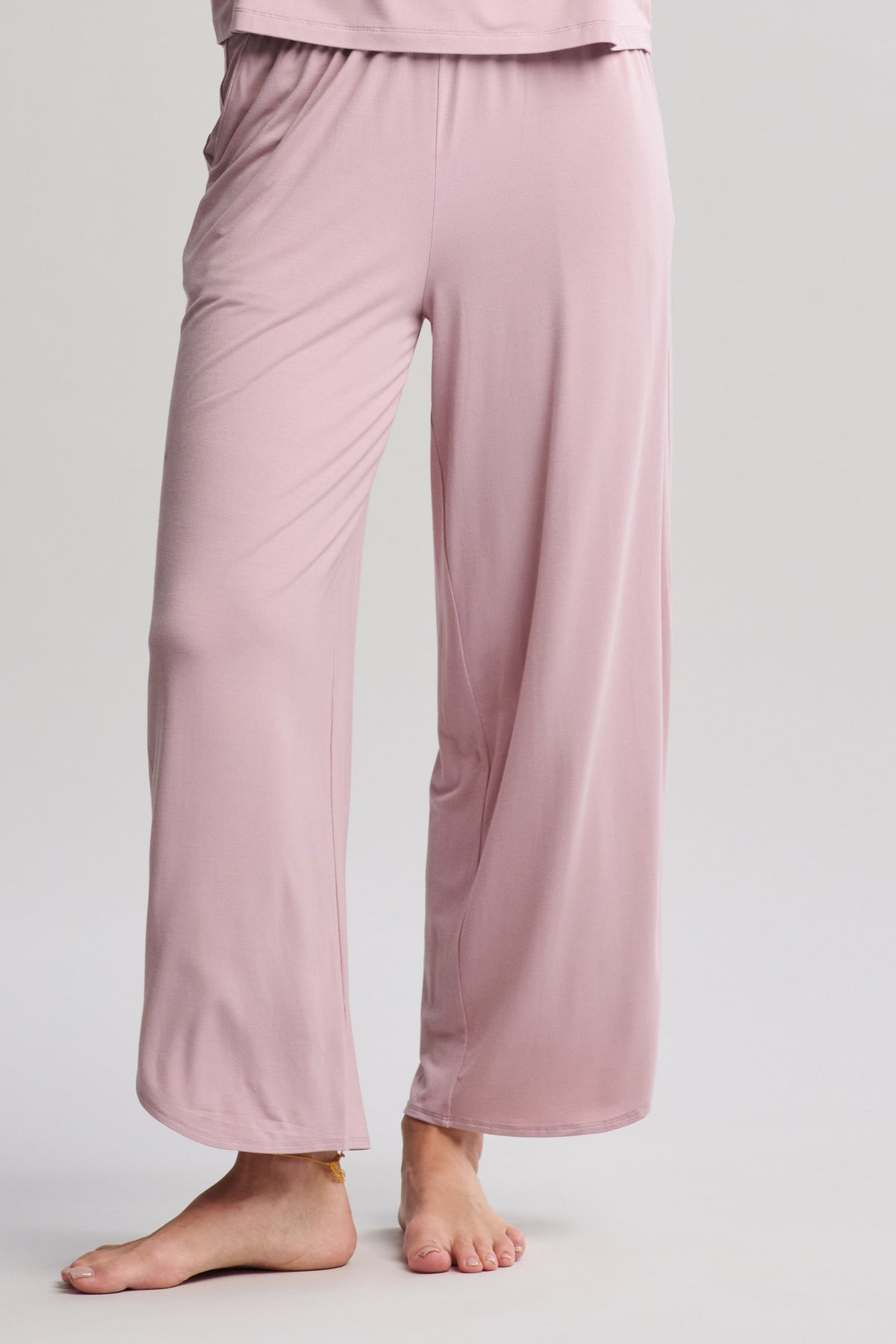 Ultra Soft Jersey Curved Hem Cropped Pant