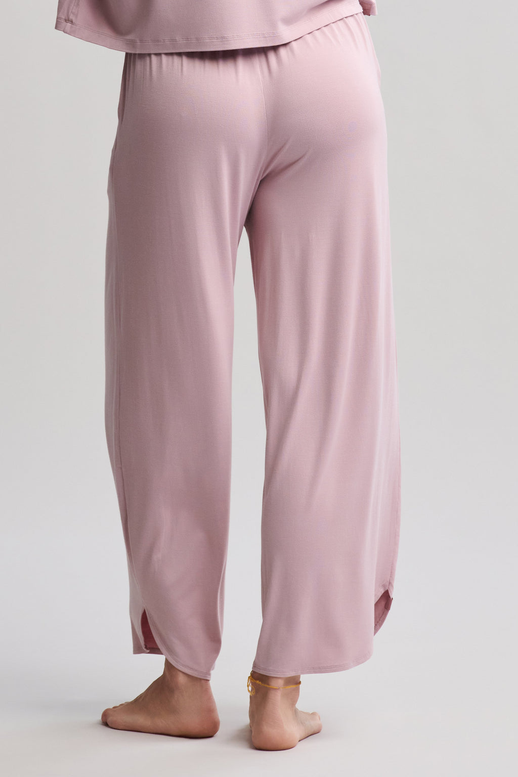 Ultra Soft Jersey Curved Hem Cropped Pant