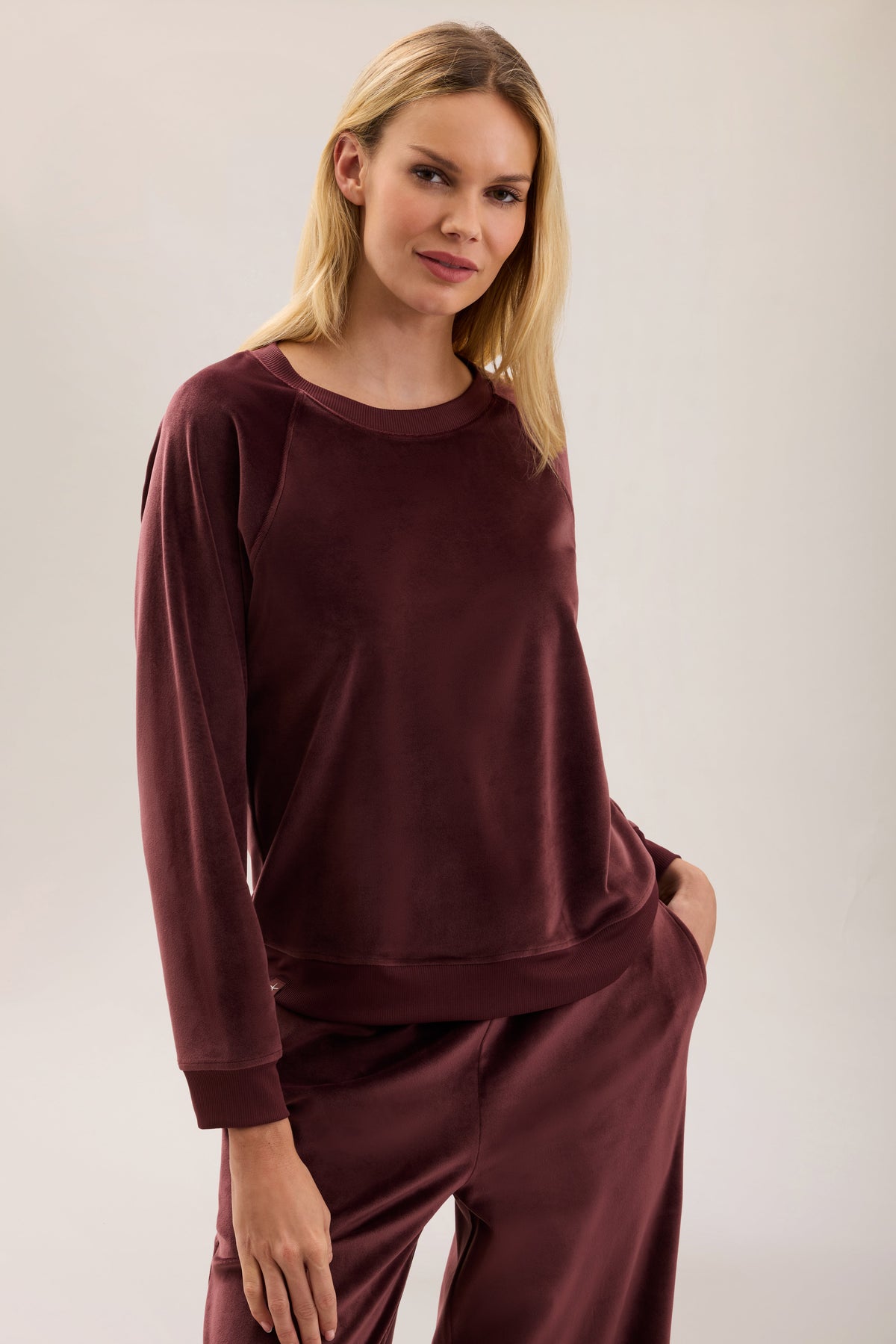 Stretch Velvet Raglan Pullover
