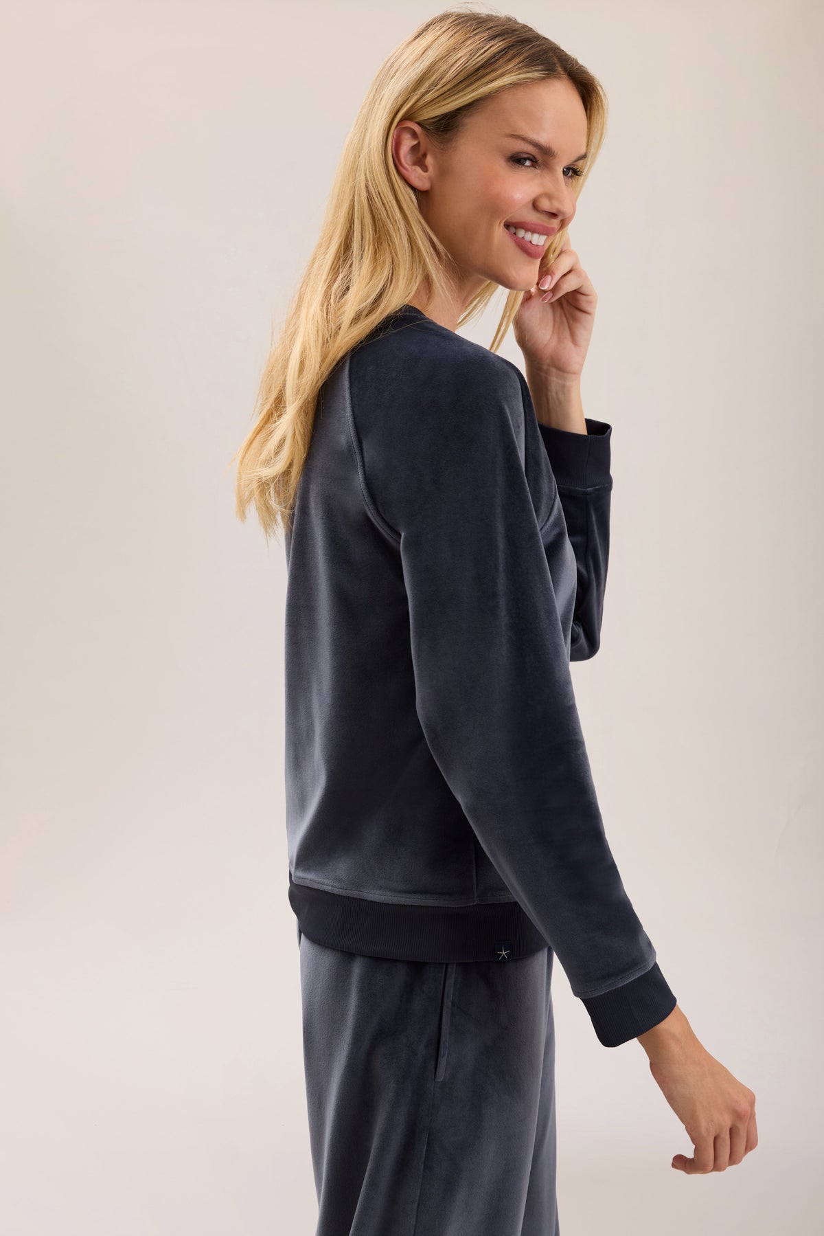 Stretch Velvet Raglan Pullover