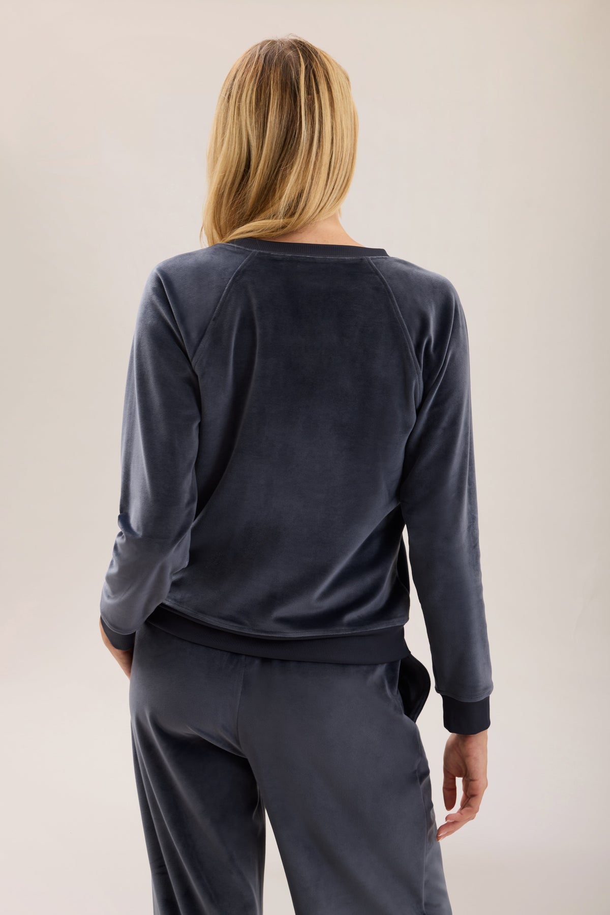 Stretch Velvet Raglan Pullover