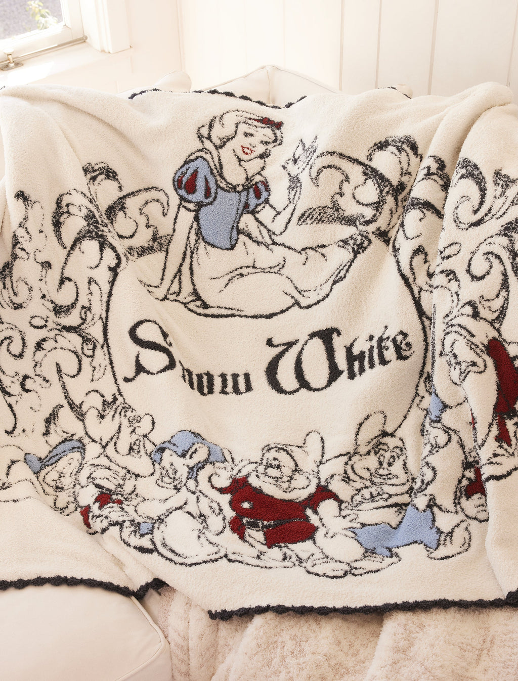CozyChic® Disney Snow White Blanket