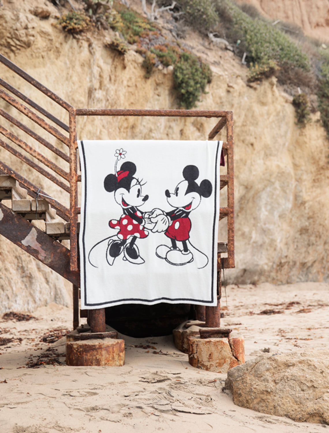 CozyChic® Classic Disney Mickey & Minnie Mouse Blanket