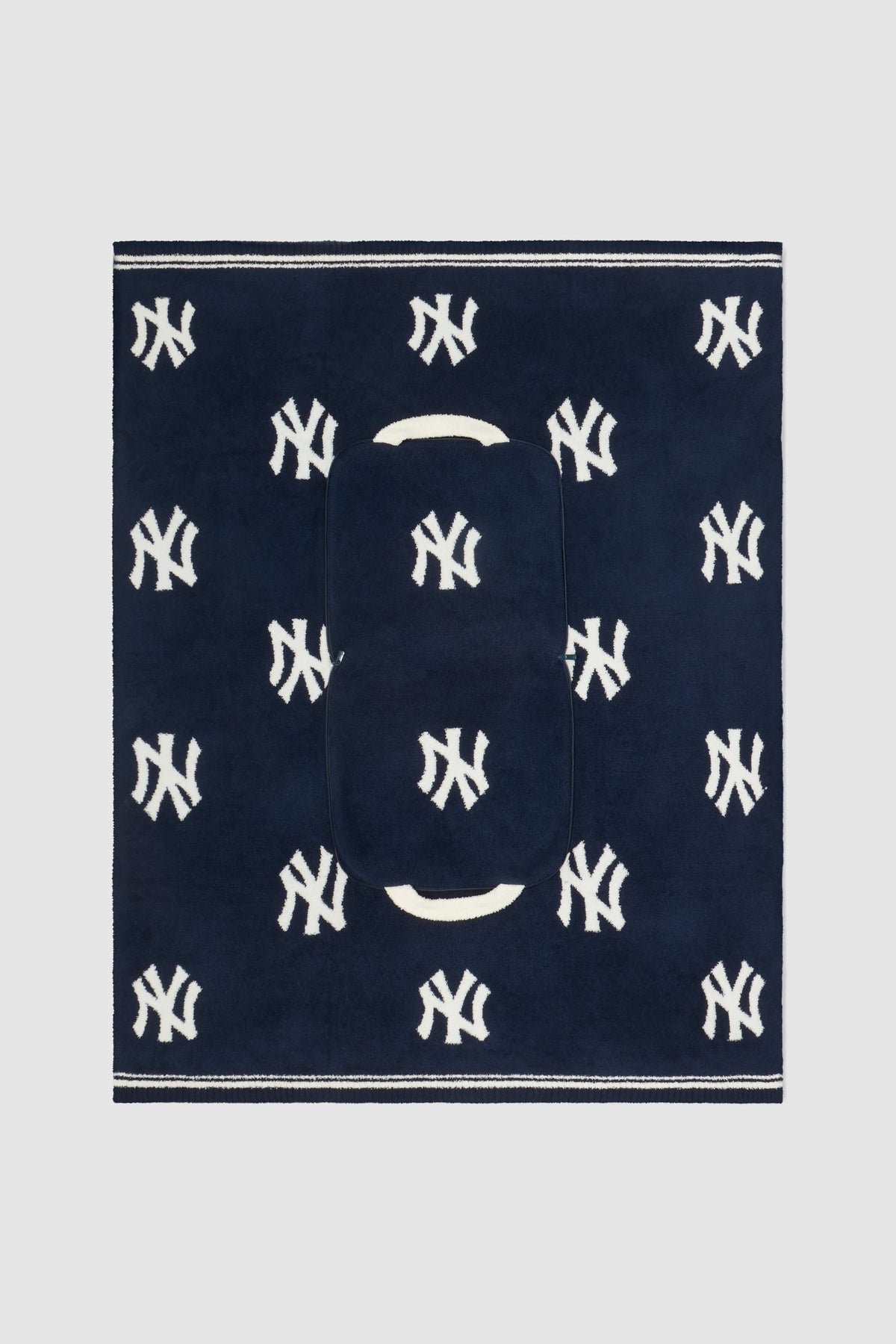 CozyChic® Yankees™ Travel Blanket