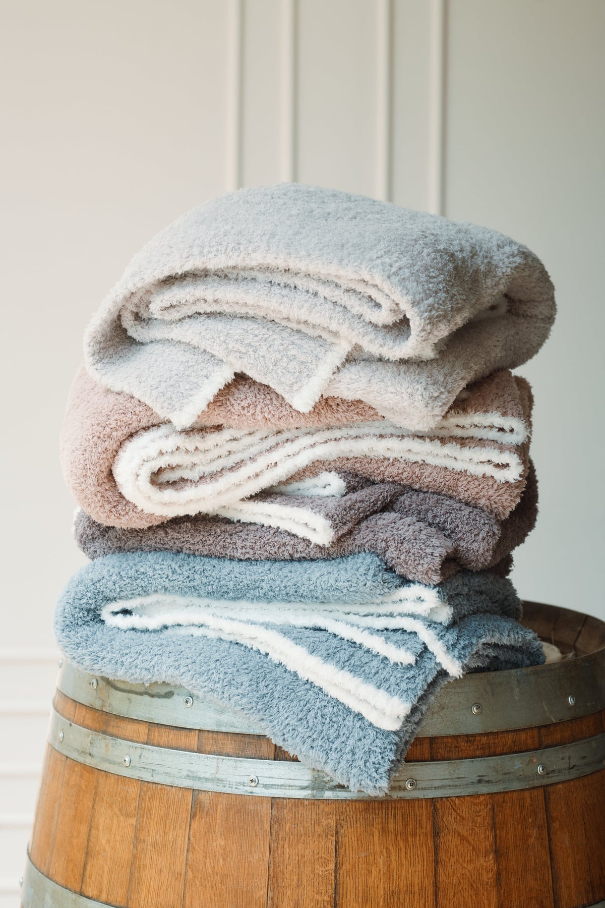 CozyChic® Contrast Tip Blanket